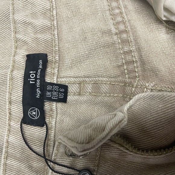 Missguided Brand Riot High Rise Extreme Ripped Mom Jeans - Picture 11 of 13